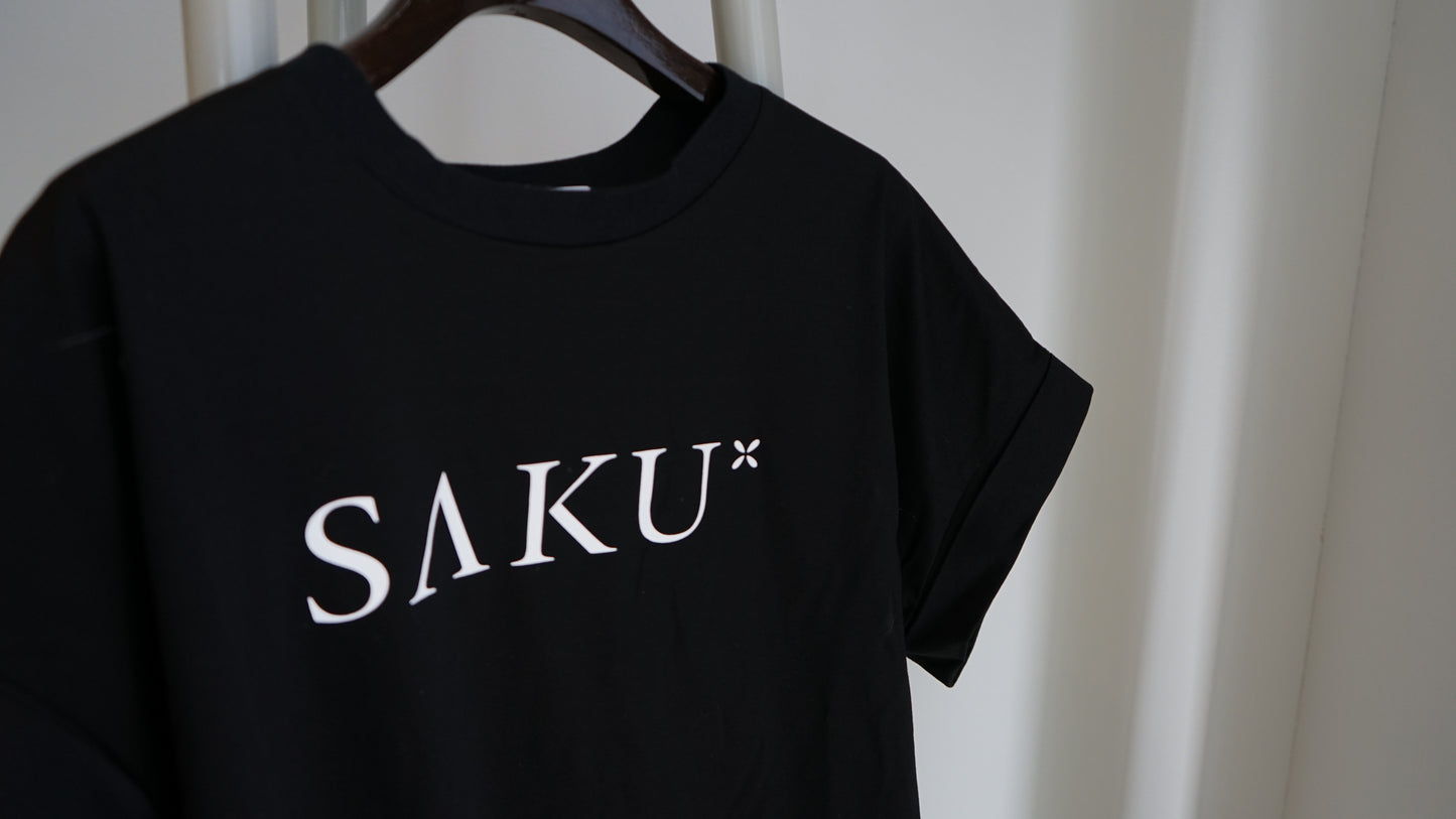ロゴTシャツ