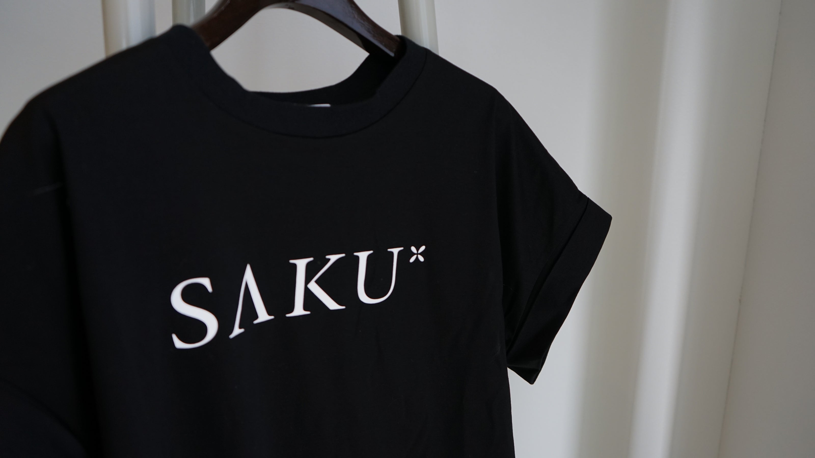 ロゴTシャツ