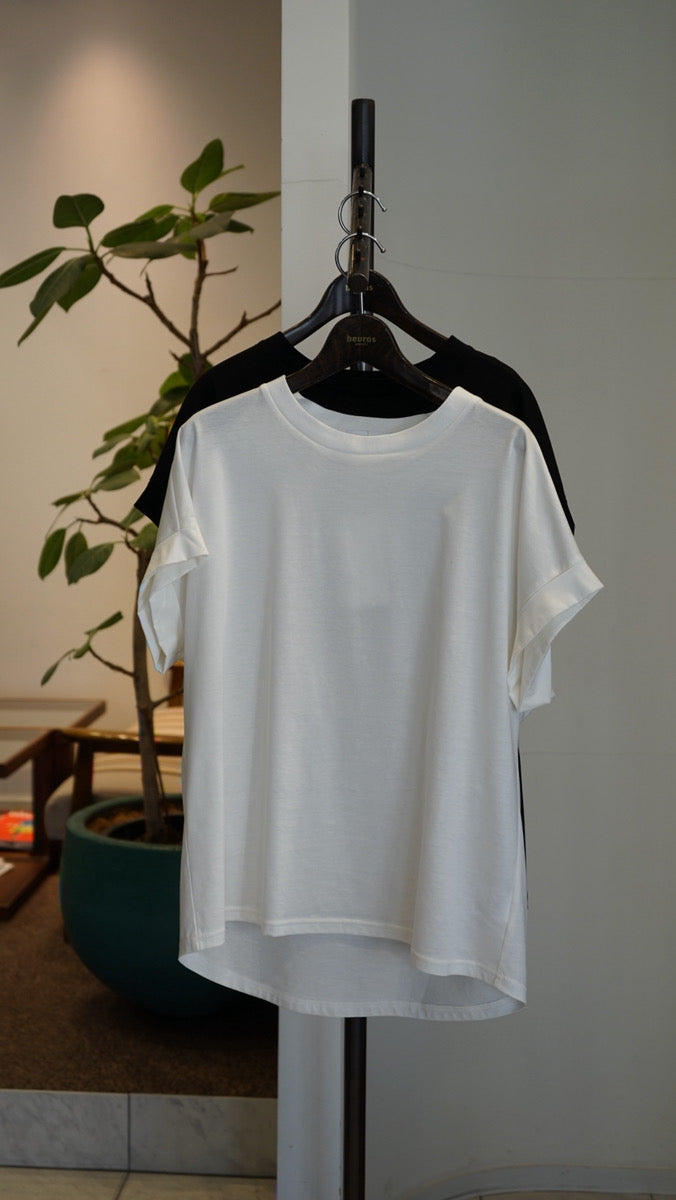 ロゴTシャツ