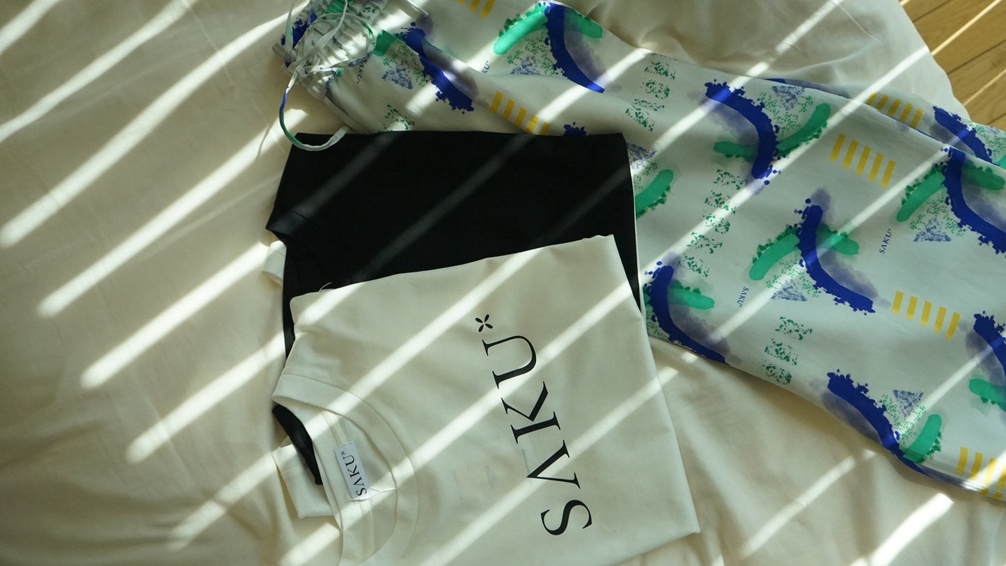 ロゴTシャツ